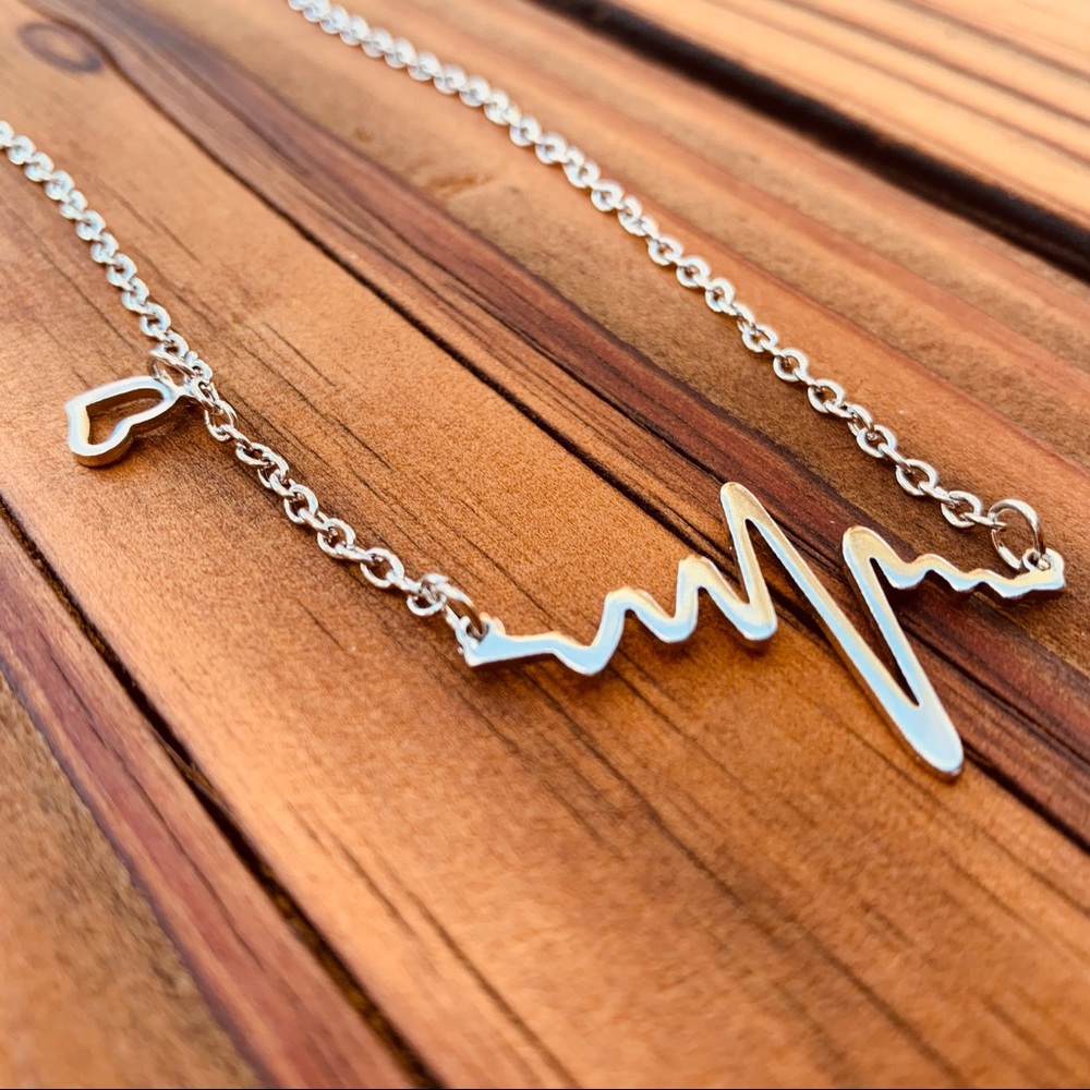 LAST ONE Silver HeartBeat ♡ Gift Necklace - Picture 4 of 7